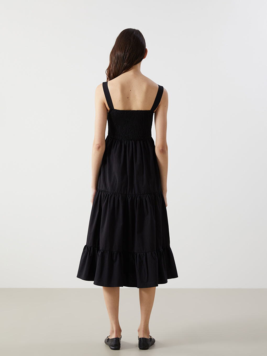 Robe Longue Unie à Fines Bretelles pour Femmes à Col Carré-3