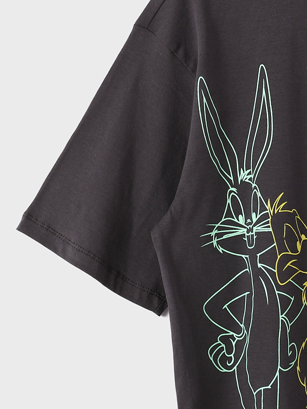 تي شيرت واسع كم قصير مطبوع ياقة دائرية للسيدات باغز باني-3