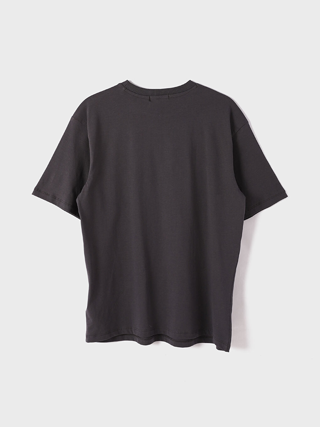 تي شيرت واسع كم قصير مطبوع ياقة دائرية للسيدات باغز باني-1