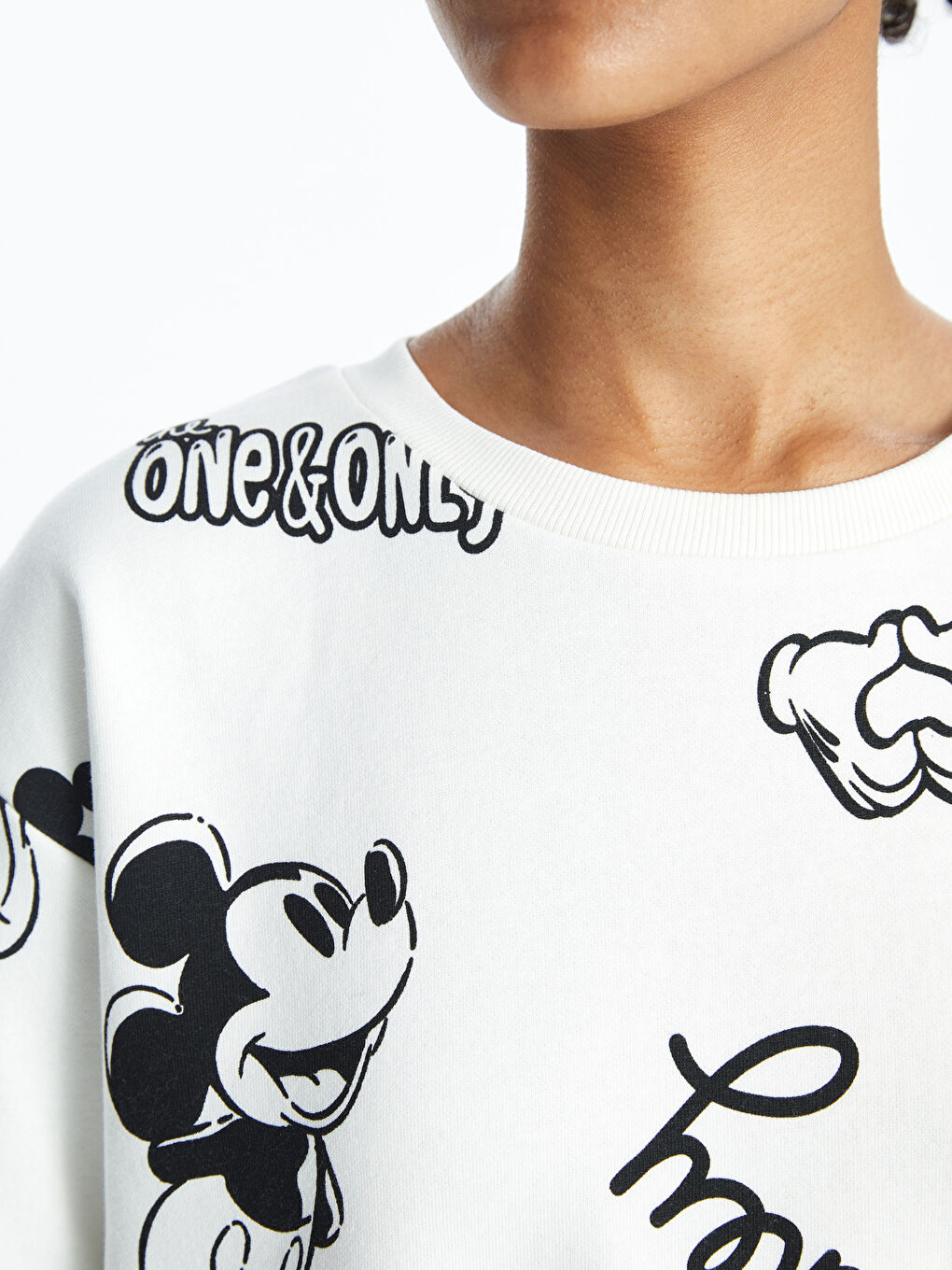 XSIDE Açık Bej Bisiklet Yaka Mickey Mouse Baskılı Kadın Kalın Sweatshirt - 2