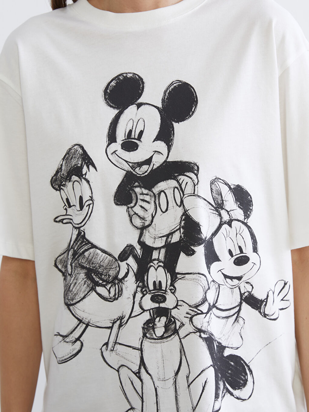Ekru Mickey ve Arkadaşları Baskılı Oversize Kadın Tişört-2