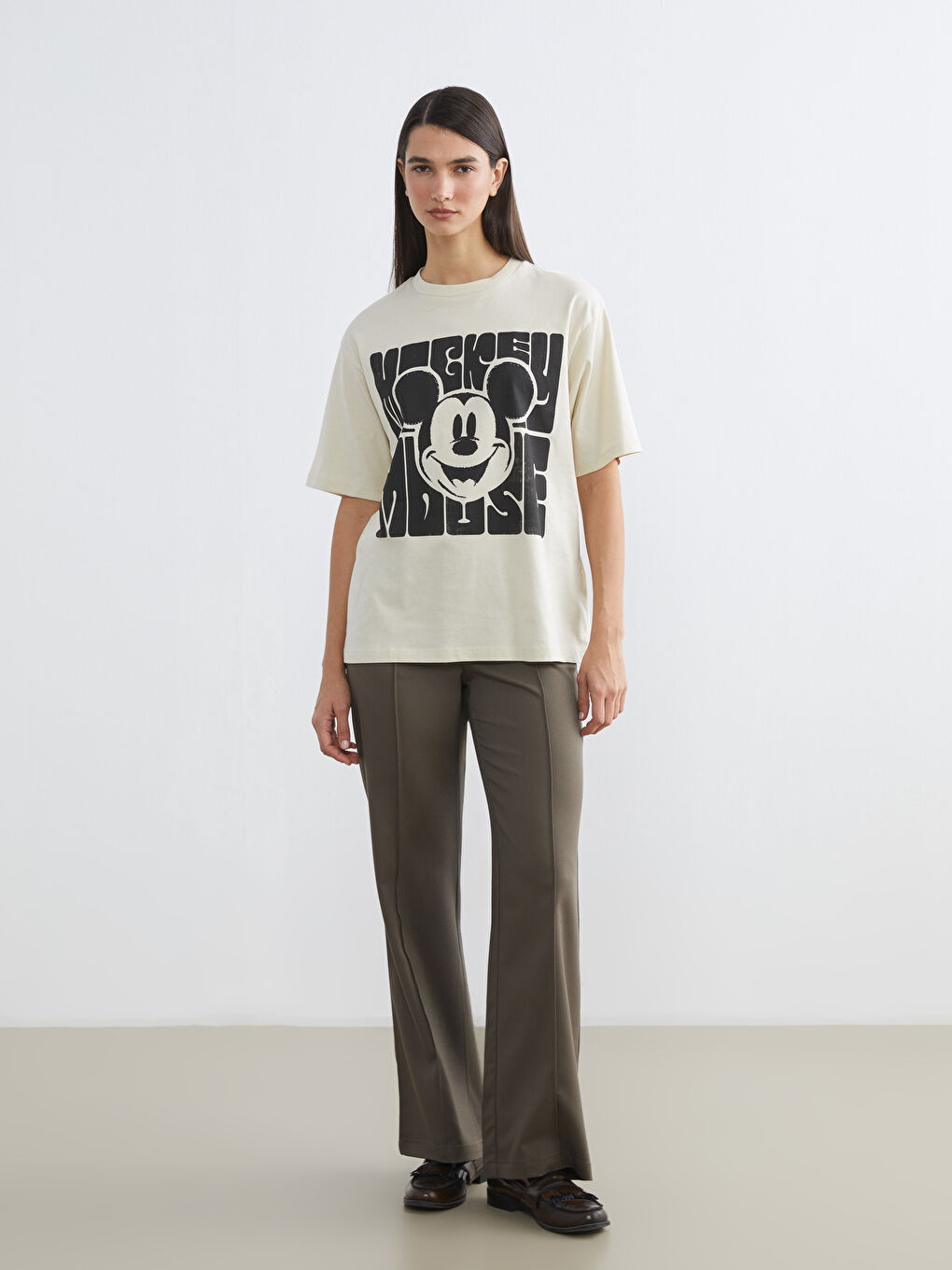 Bej Mickey Mouse Baskılı Oversize Kadın Tişört-1