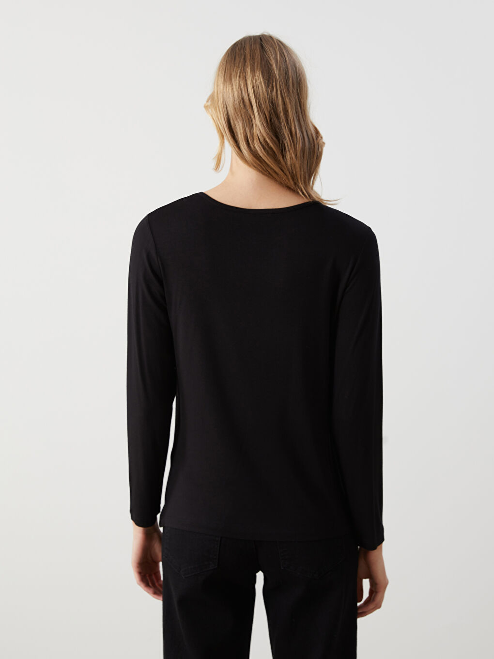 Siyah Bisiklet Yaka Baskılı Kadın Tişört-3