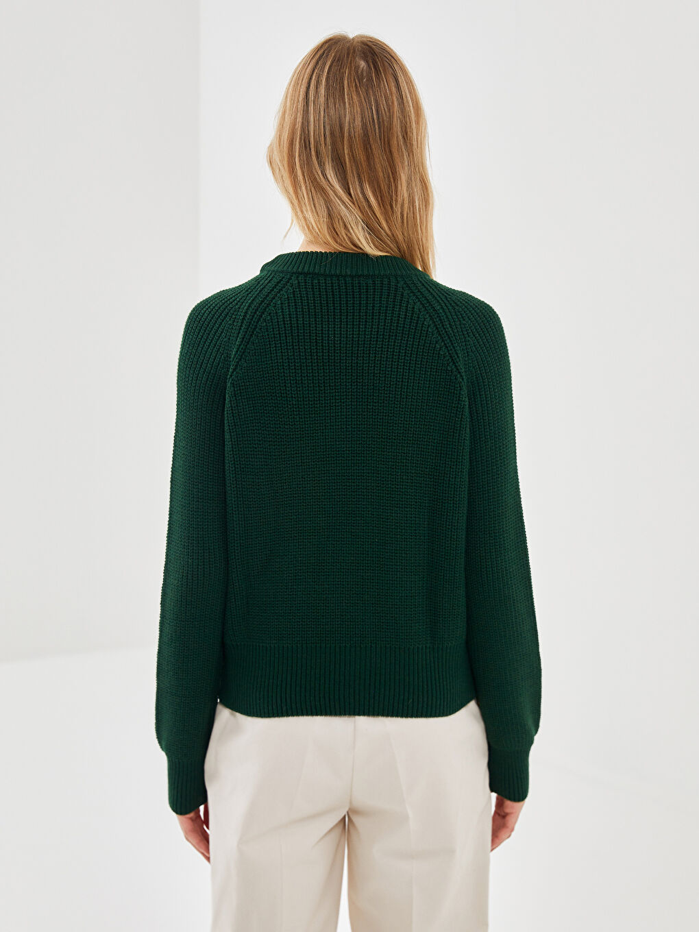 سترة تريكو بياقة دائرية للسيدات-3