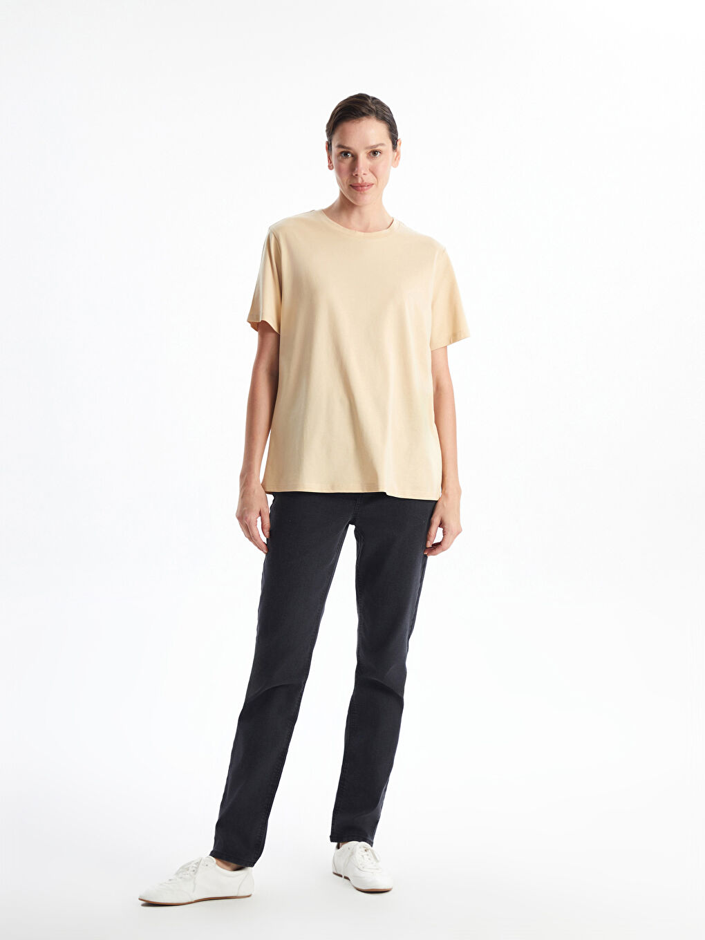 تيشيرت نسائي سادة بأكمام قصيرة ورقبة دائرية-1