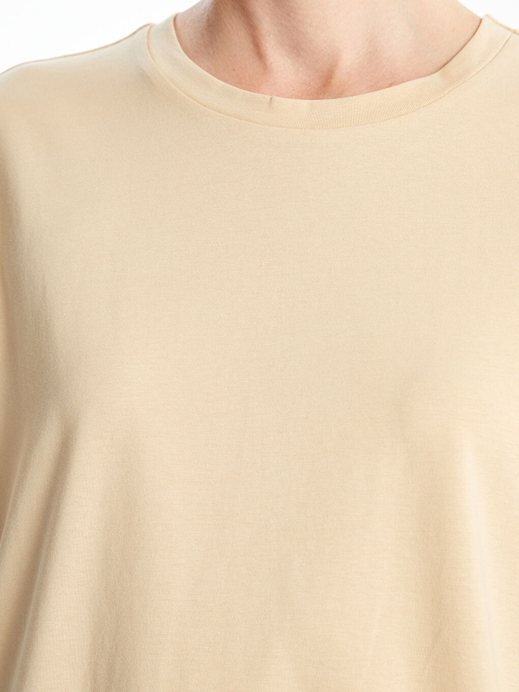 تيشيرت نسائي سادة بأكمام قصيرة ورقبة دائرية-2