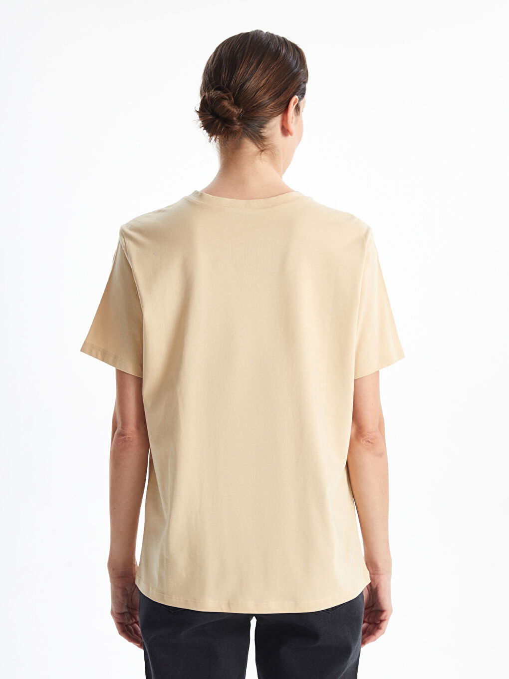 تيشيرت نسائي سادة بأكمام قصيرة ورقبة دائرية-3