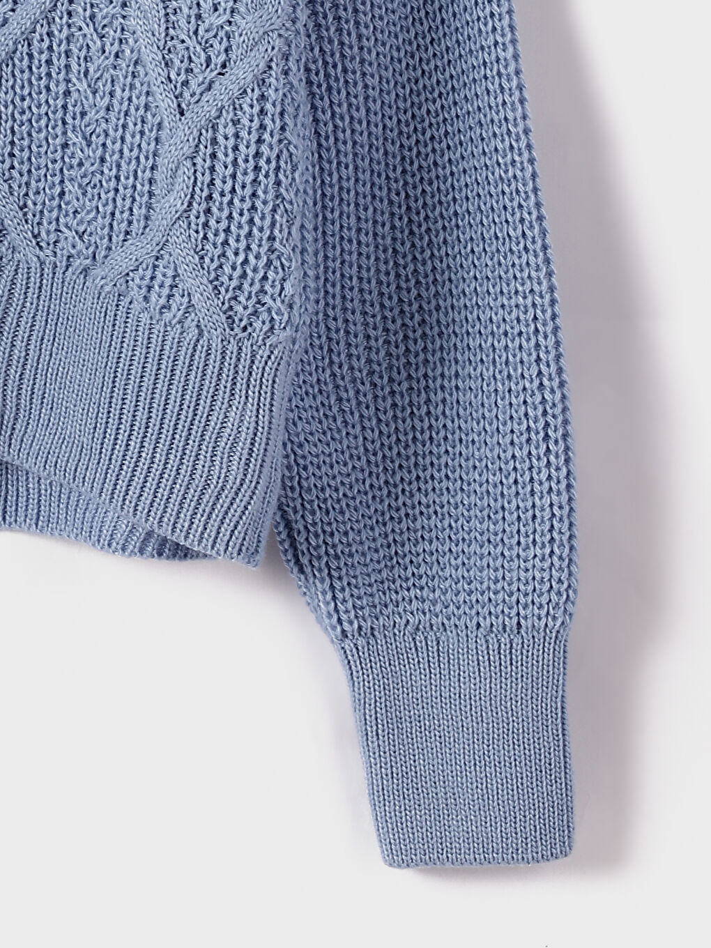 سترة تريكو بياقة هاي نيك منقوشة للسيدات-3