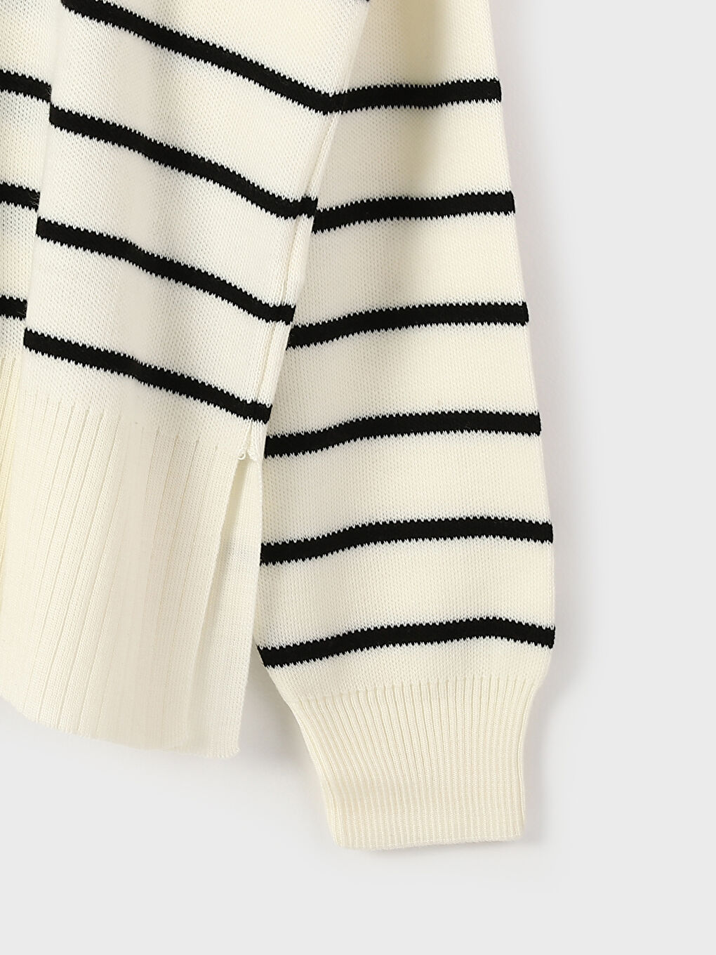 سترة تريكو مخططة واسعة بياقة دائرية للسيدات-6