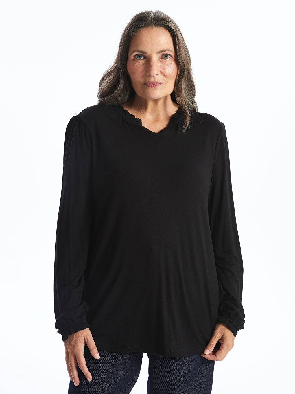 Siyah Kaçık Yaka Düz Uzun Kollu Kadın Bluz