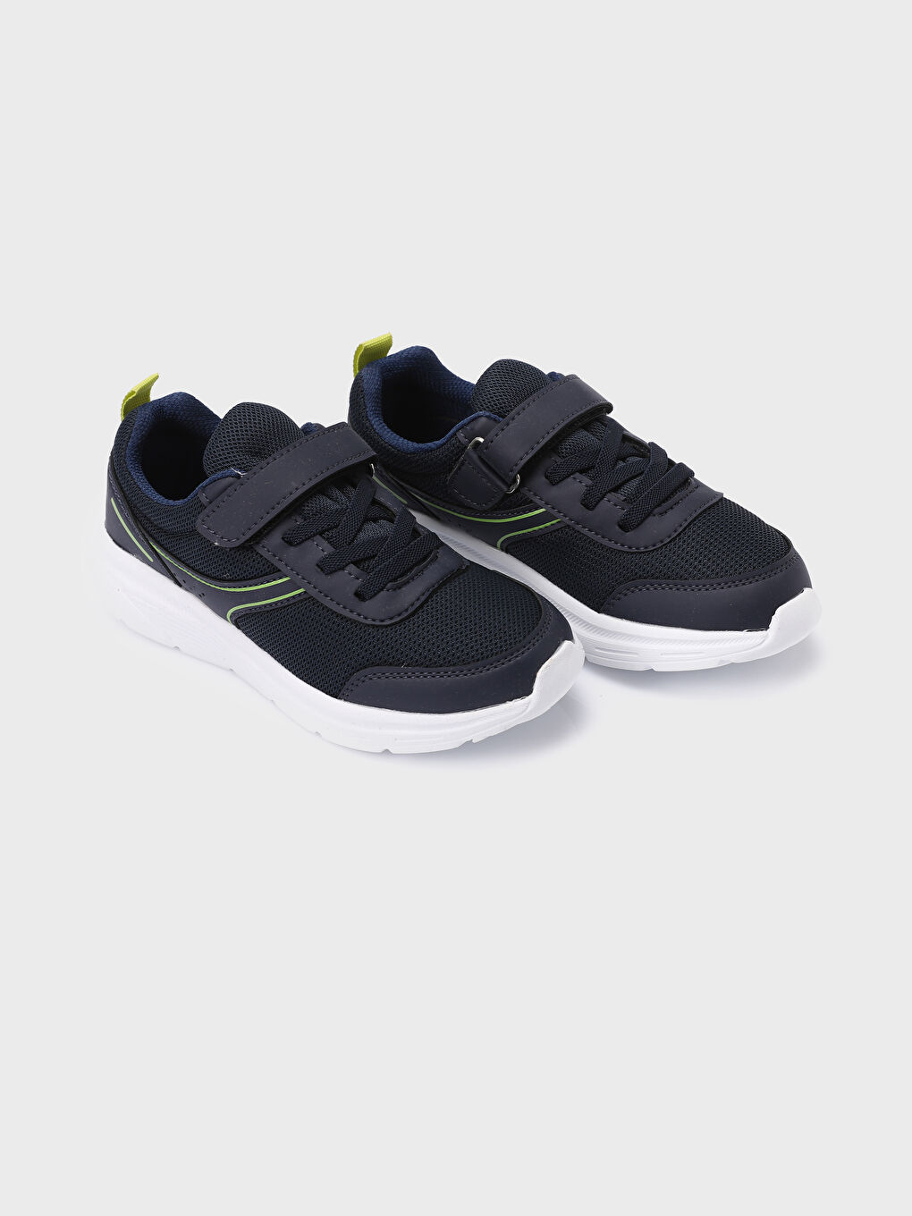 سنيكر للأولاد