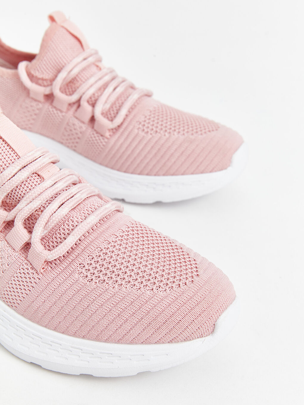 پێڵاوی وەرزشی بۆ کچان بە وردەکاری مەش-2