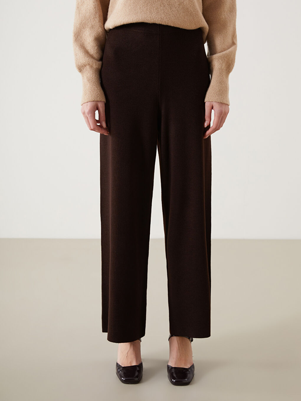 Kahverengi Beli Lastikli Geniş Paça Kadın Triko Pantolon-1