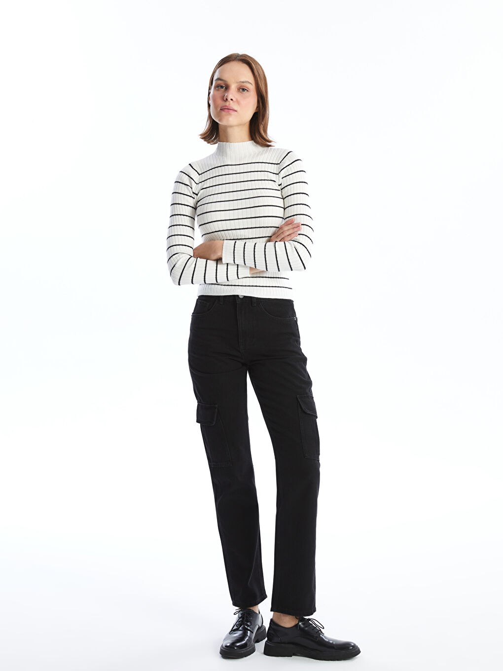 بلوفر تريكو بنص ياقة هاي نيك مزخرف للسيدات-1