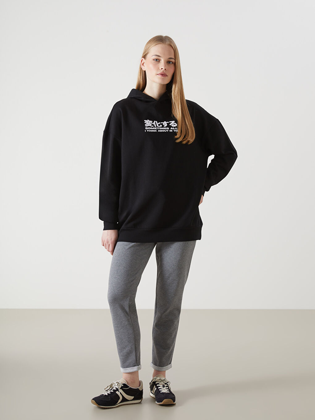 هودي سميك مطبوع أنمي واسع الحجم للسيدات-1