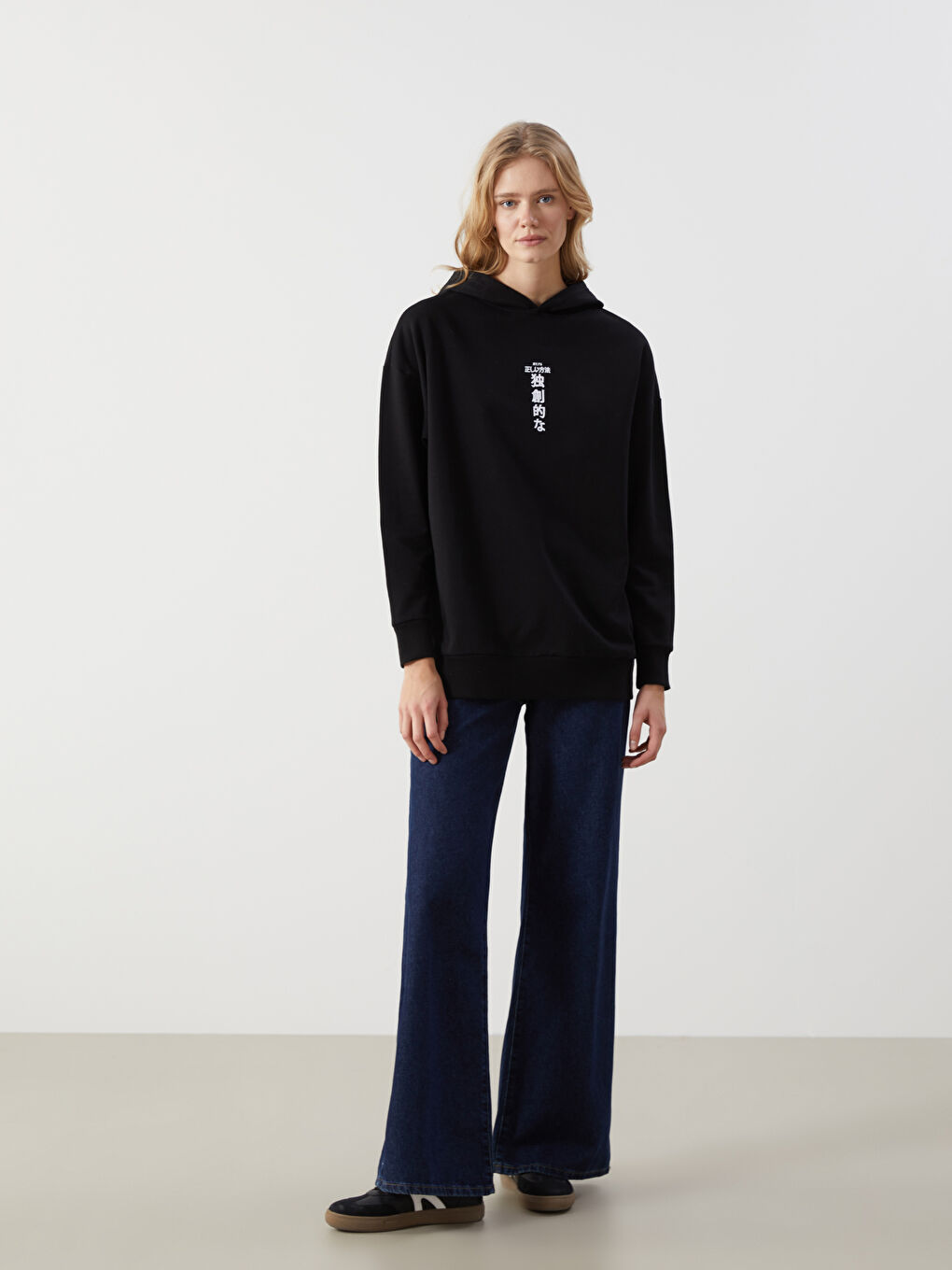 هودي سميك واسع الحجم مطبوع للسيدات-1