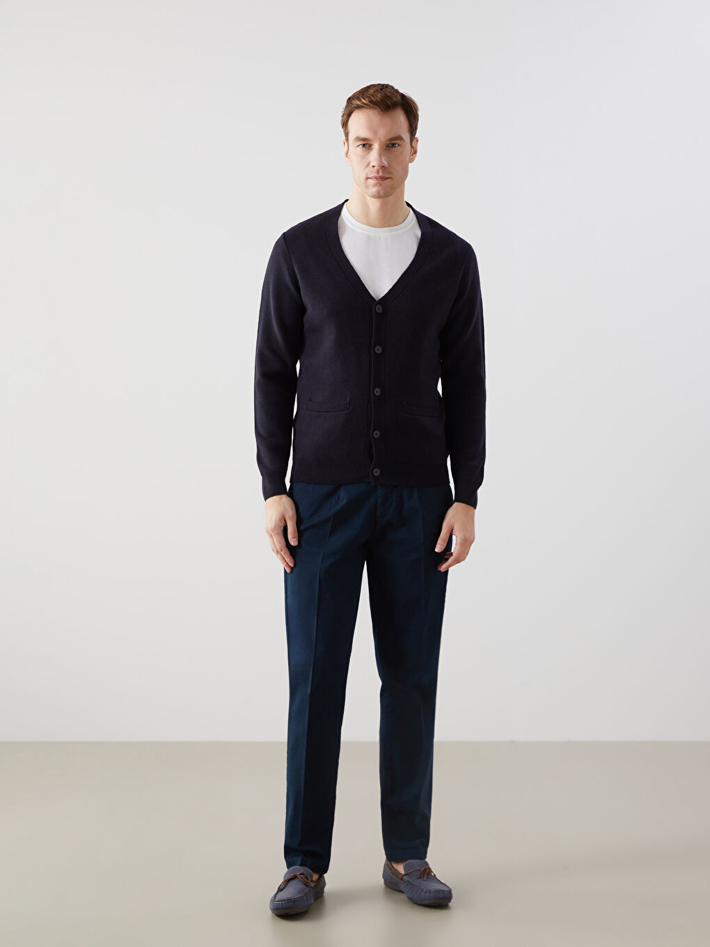 Lacivert Standart Kalıp V Yaka Erkek Triko Hırka-1