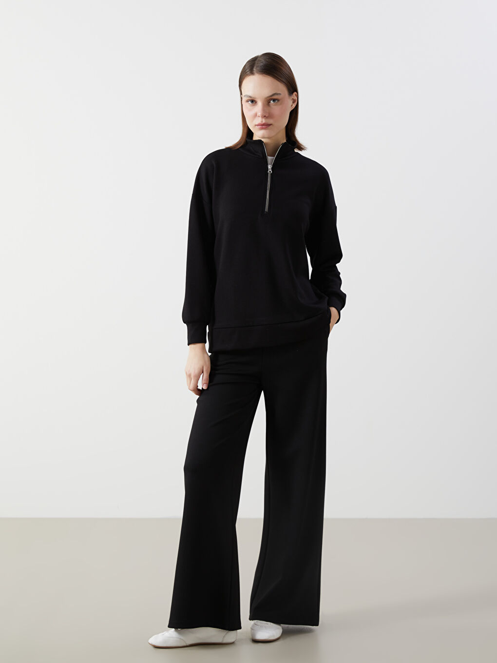 Siyah Dik Yaka Kadın Sweatshirt Tunik-1