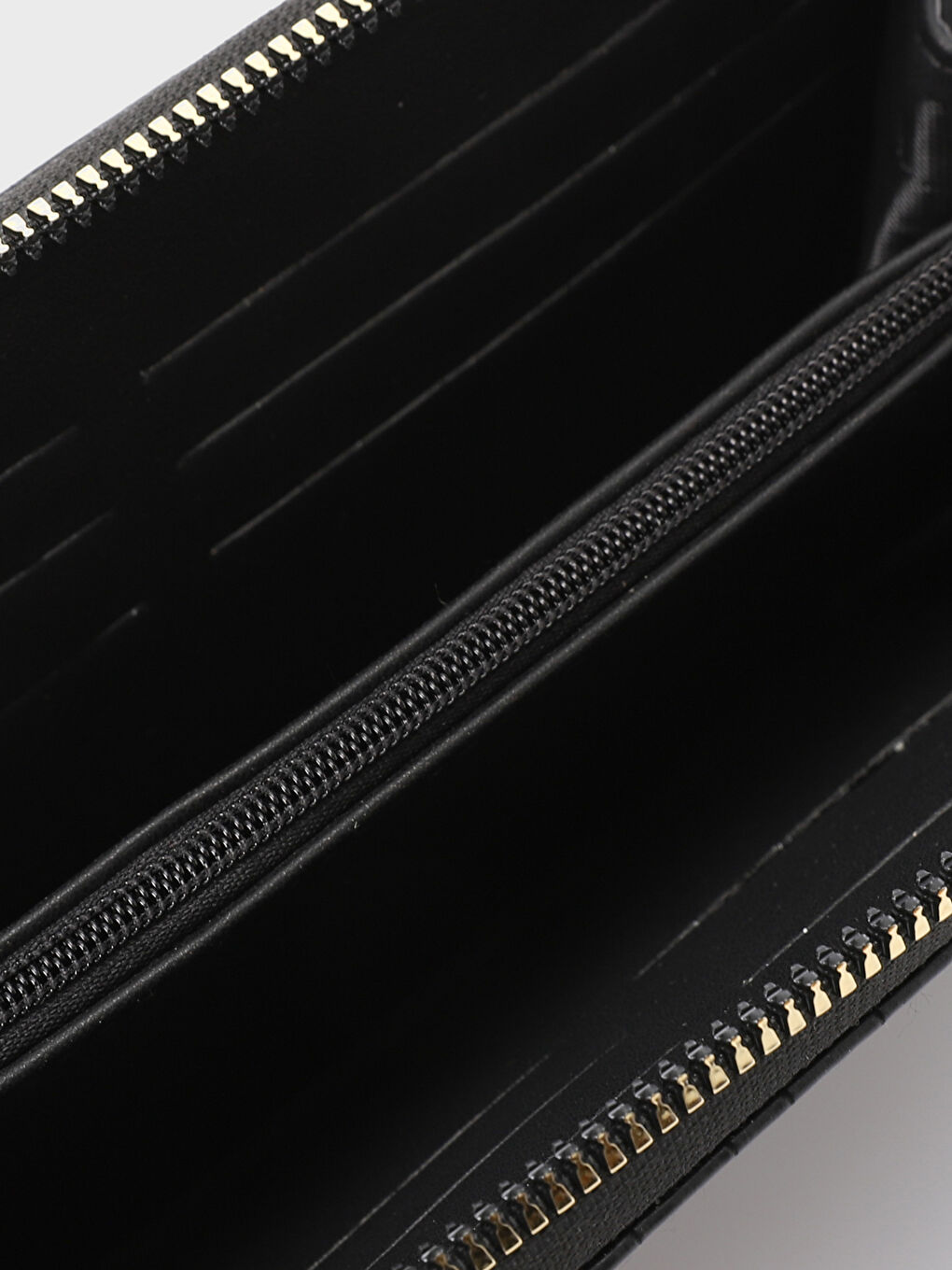 محفظة نسائية بمظهر جلدي-3