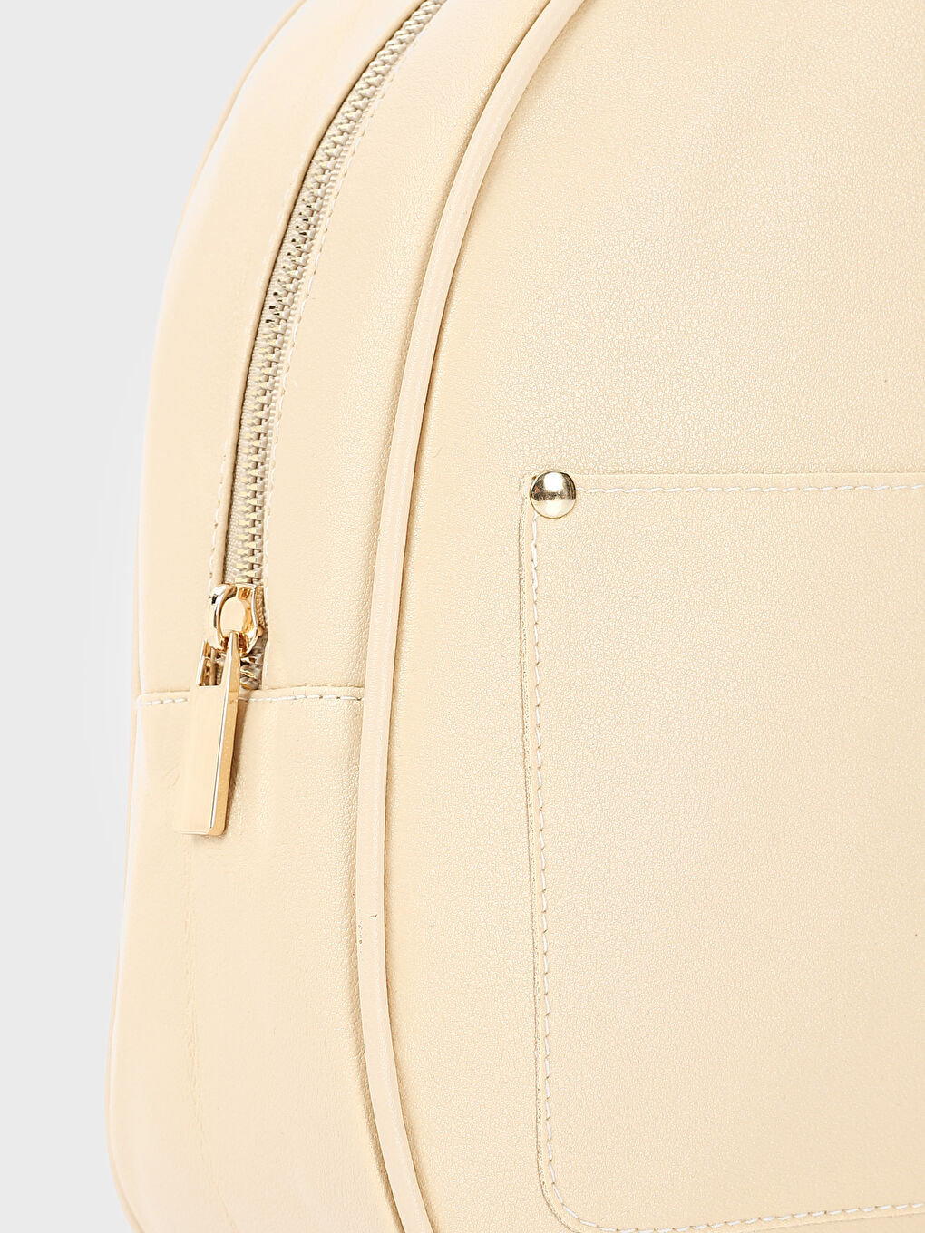 حقيبة ظهر للسيدات بمظهر الجلد-3