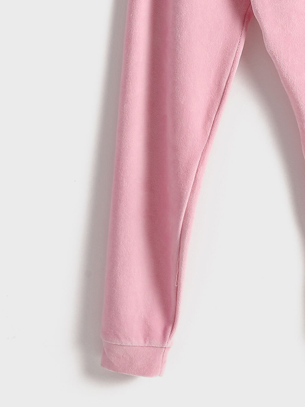 طقم بيجامة قطيفة بياقة دائرية للبنات-5