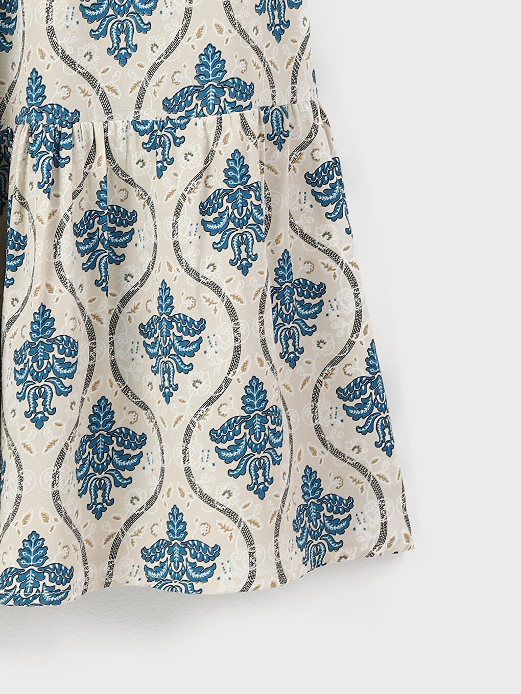 Әйелдерге арналған шаршы жағалы өрнекті көйлек-3