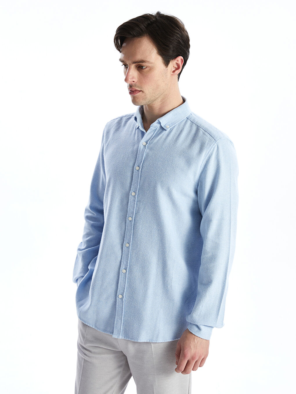 قميص للرجال بأكمام طويلة بقماش دوبي بقصة نحيفة