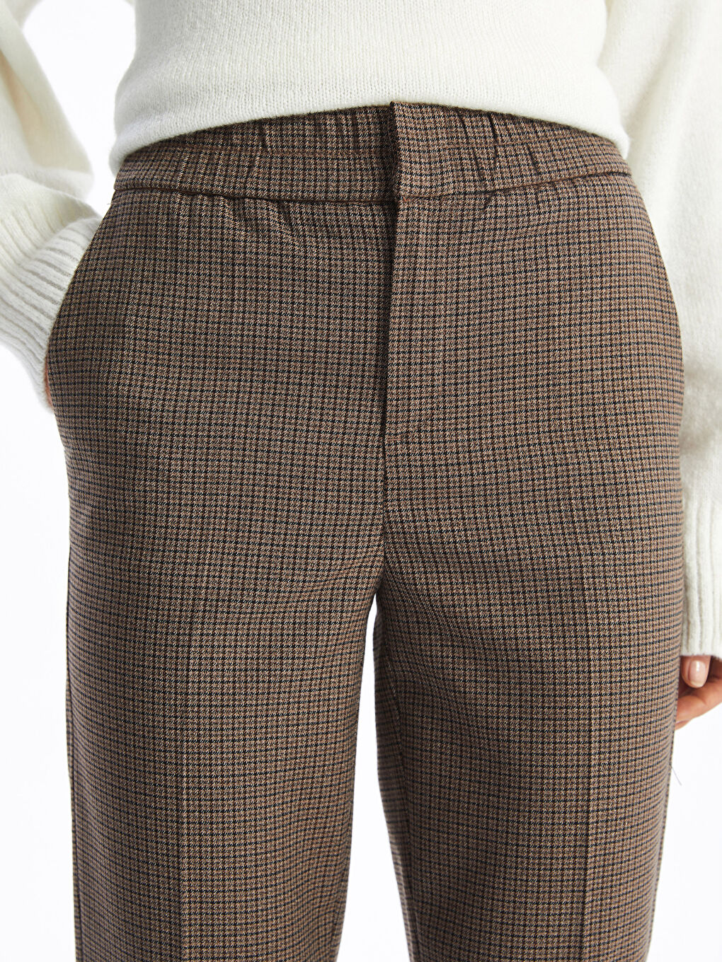 LCWAIKIKI Classic Elasticated Waist Houndstooth Patterned Women's Trousers -W4GS59Z8-LLL