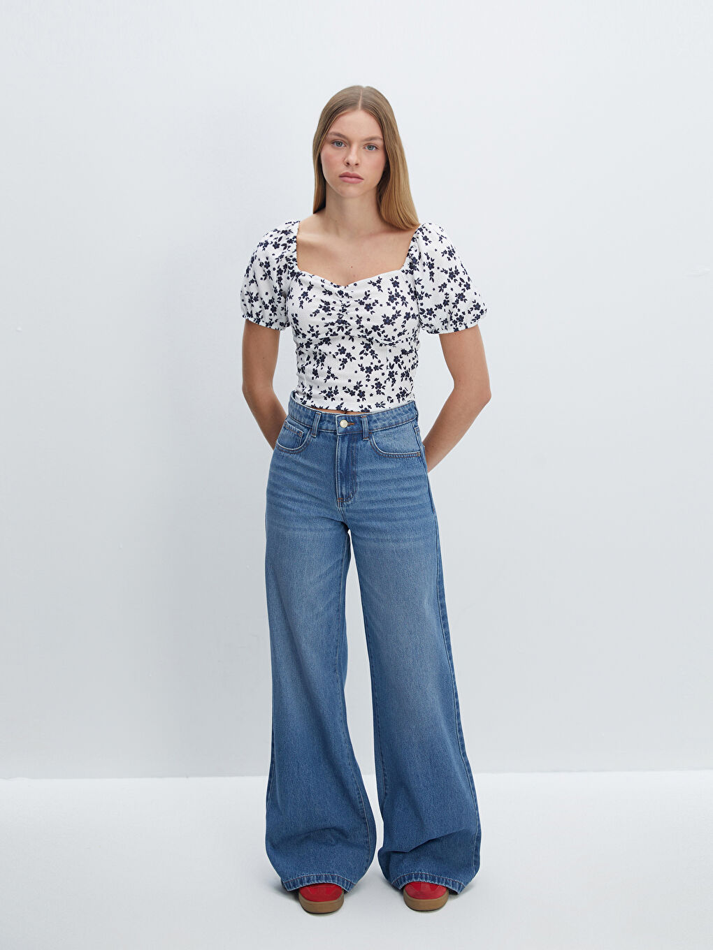 Slash Neck Floral Balloon Sleeve Women's Crop Top-1