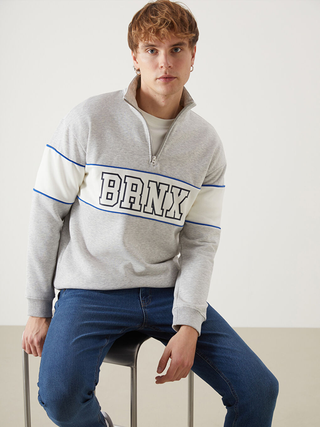 سويت شيرت كم طويل مطبوع بياقة قمع للرجال