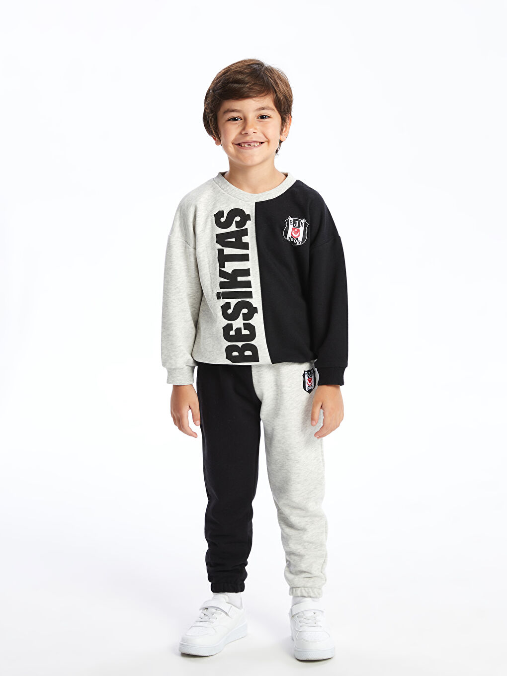 LCW Kids Gri Bisiklet Yaka Beşiktaş Baskılı Erkek Çocuk Sweatshirt ve Eşofman Alt 2'li Takım