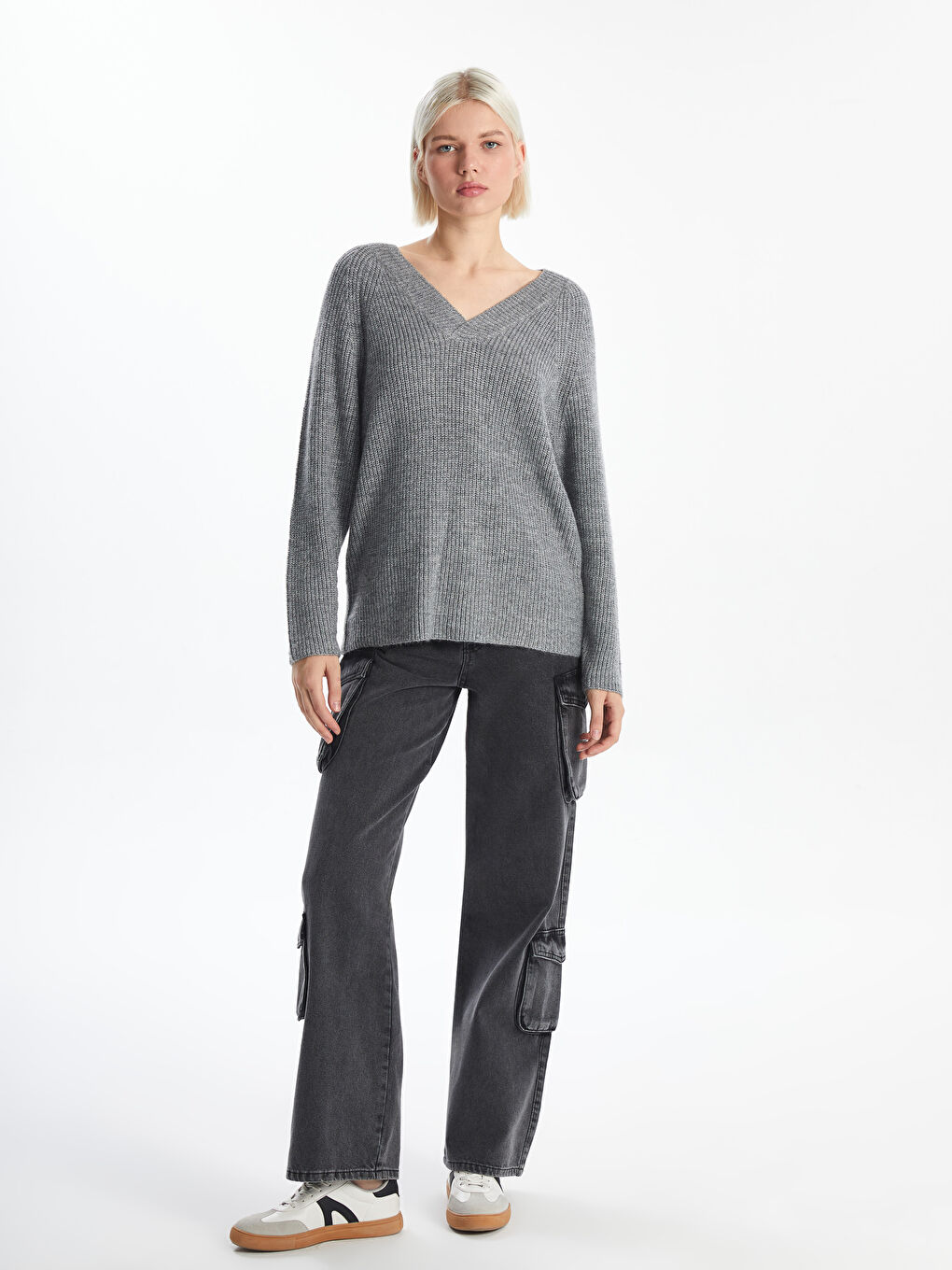 Свитер из трикотажа с V-образным вырезом для женщин-1