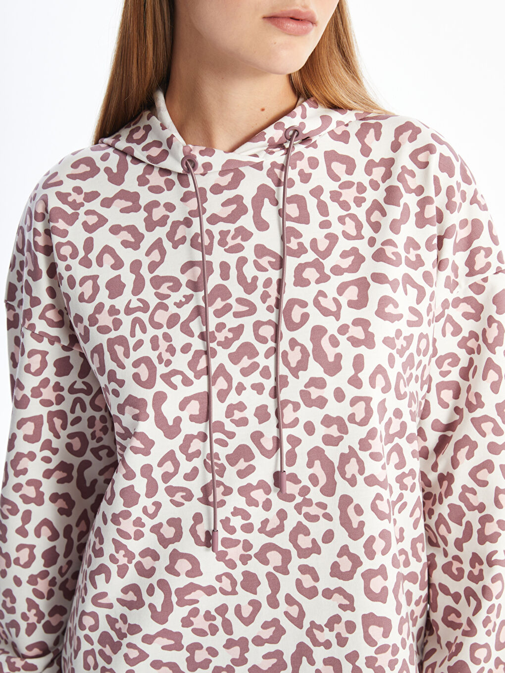 LCW Modest Mürdüm Kapüşonlu Leopar Desenli Kadın Sweatshirt Tunik - 2