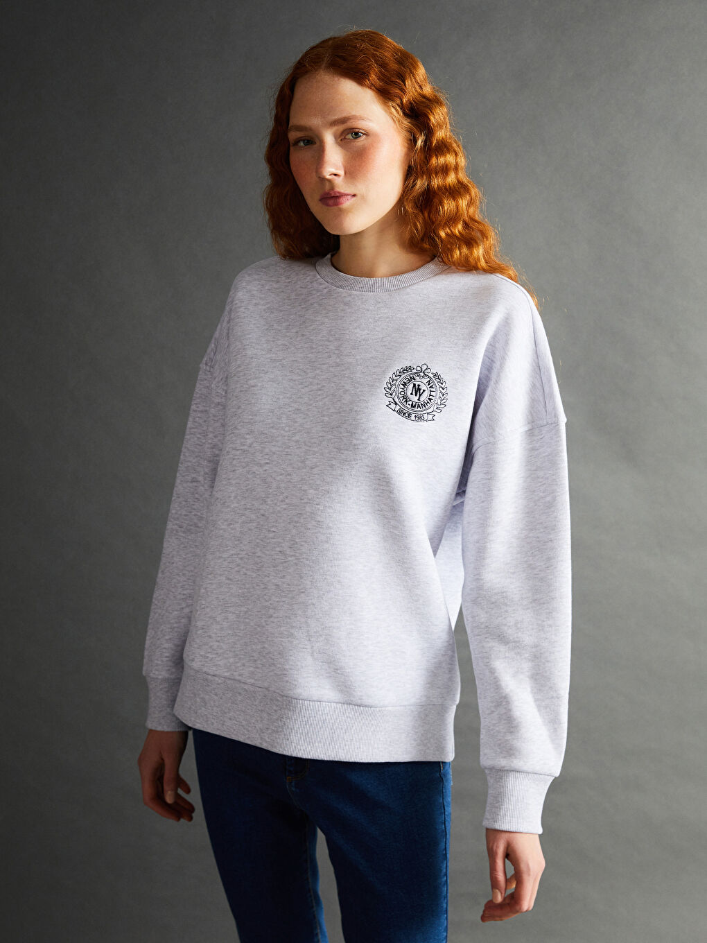 LCW Vision Gri Melanj Bisiklet Yaka Nakışlı Oversize Kadın Kalın Sweatshirt