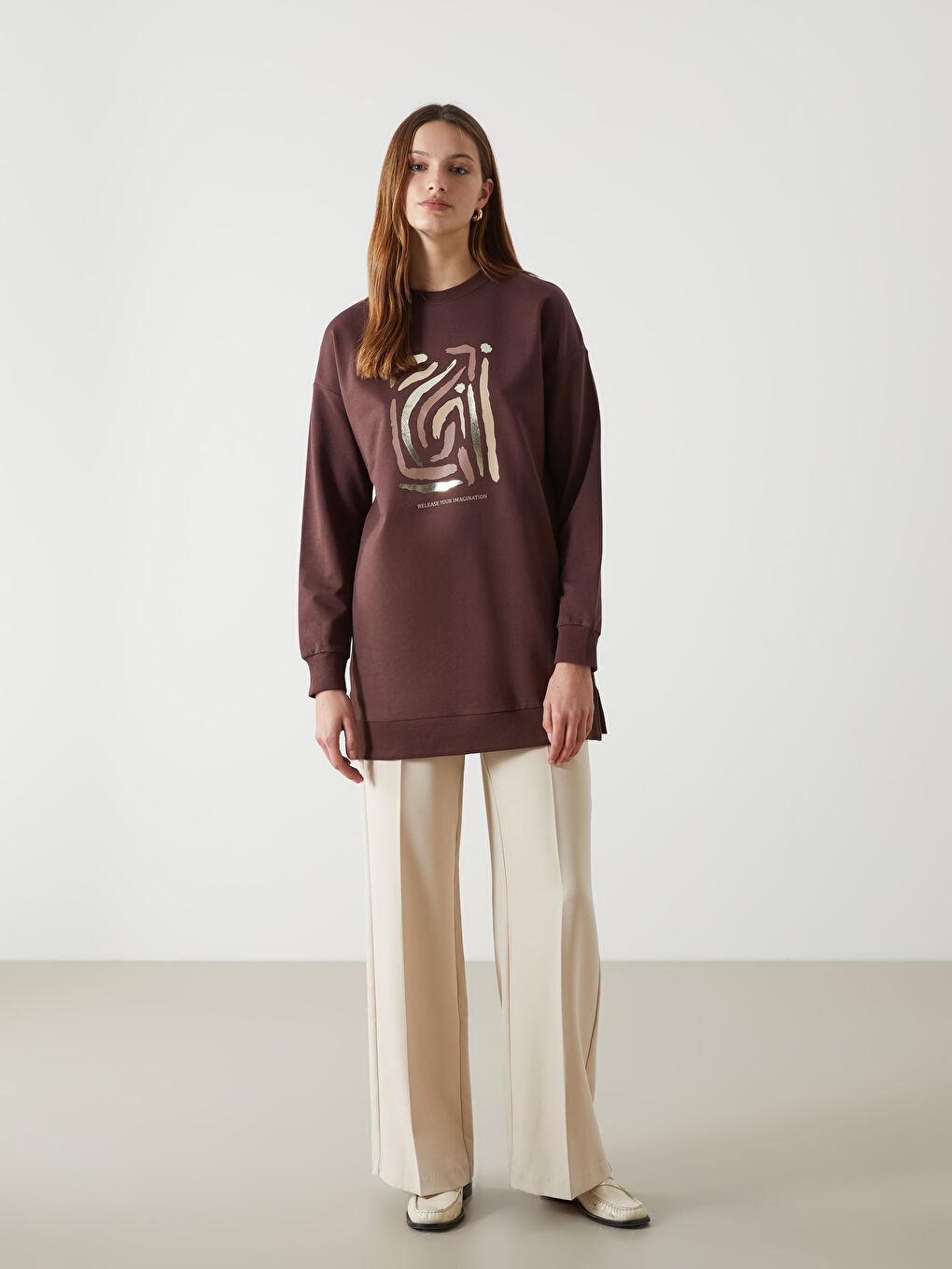 Kahverengi Bisiklet Yaka Baskılı Oversize Kadın Sweatshirt Tunik-1