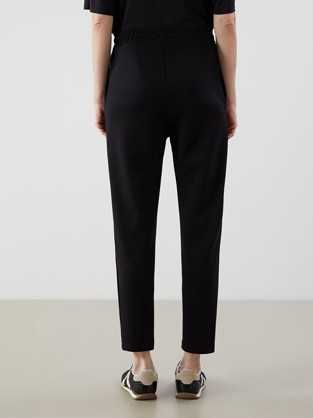 Siyah Beli Lastikli Kadın Eşofman Altı-3