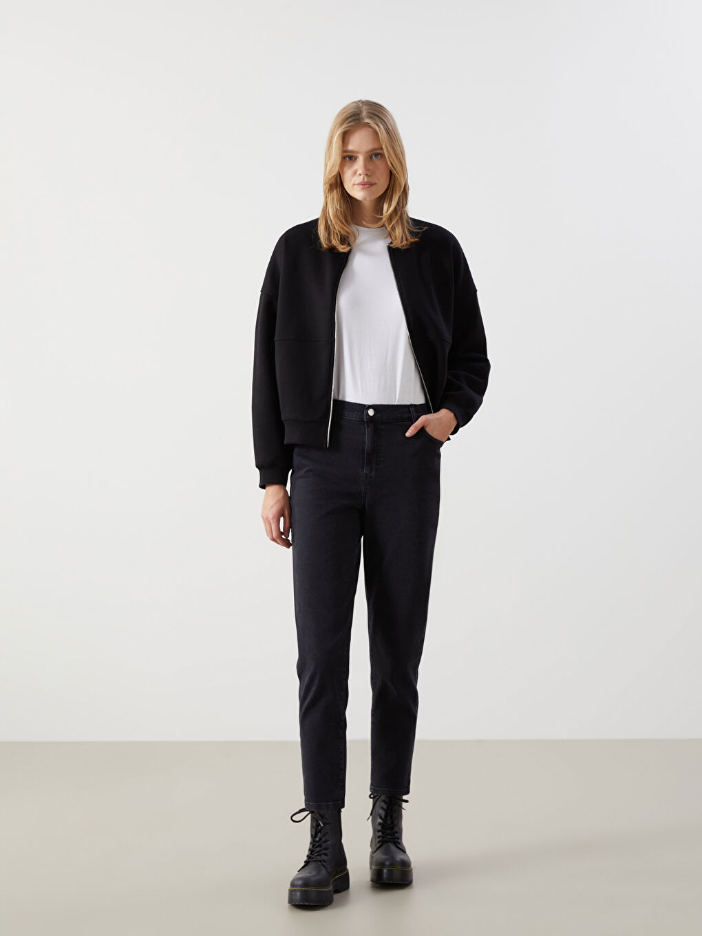 Siyah Mom Fit Kadın Jean Pantolon