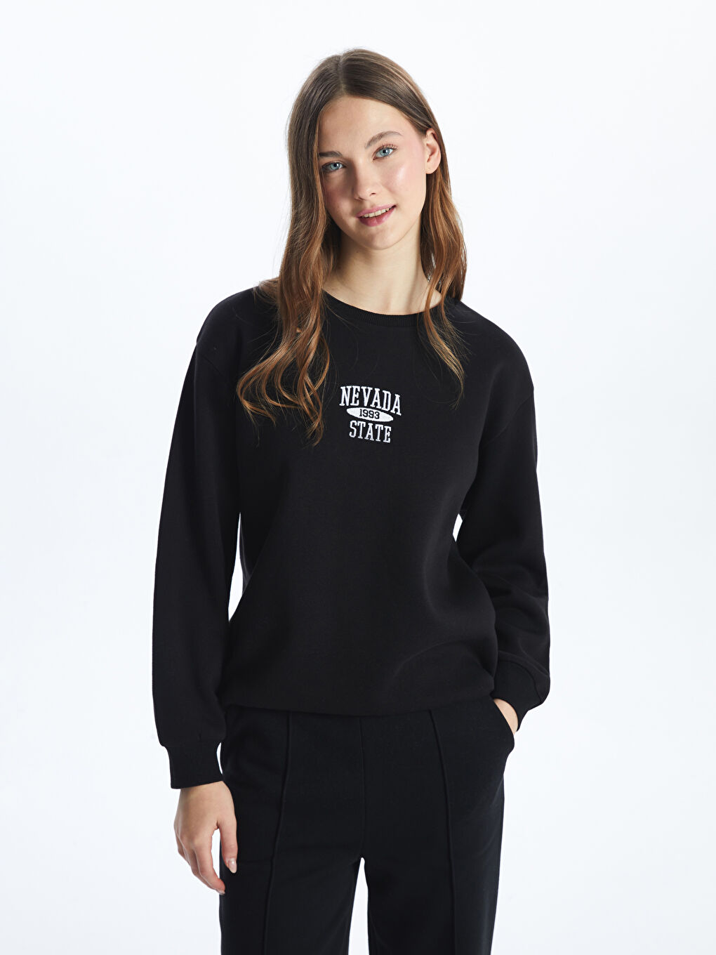 XSIDE Siyah Bisiklet Yaka Nakışlı Kadın Kalın Sweatshirt