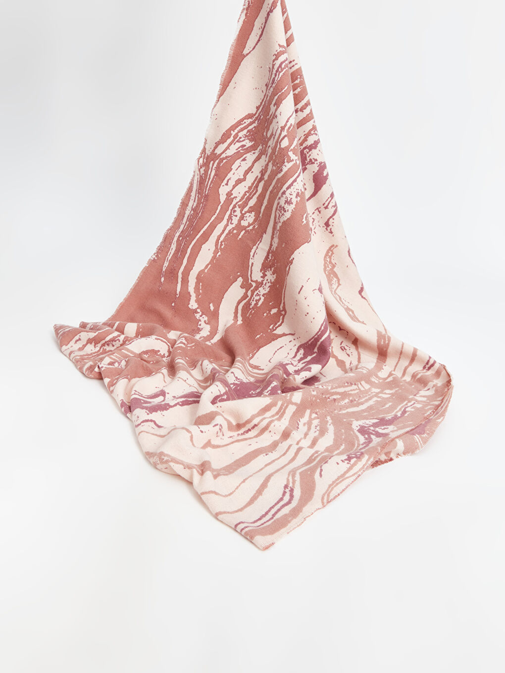 وشاح نسائي منقوش-1