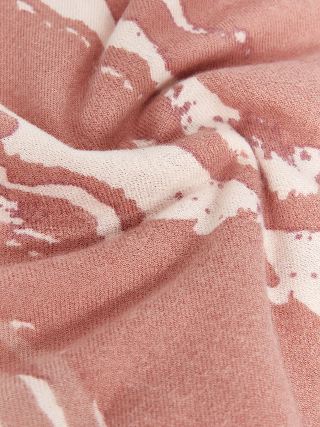 وشاح نسائي منقوش-2