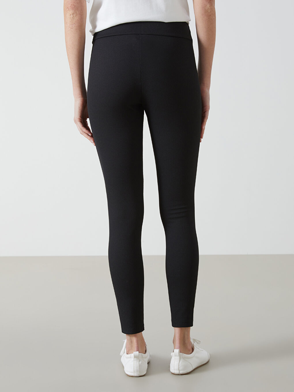 Siyah Beli Lastikli Ekstra Dar Fit Kadın Spor Tayt-3