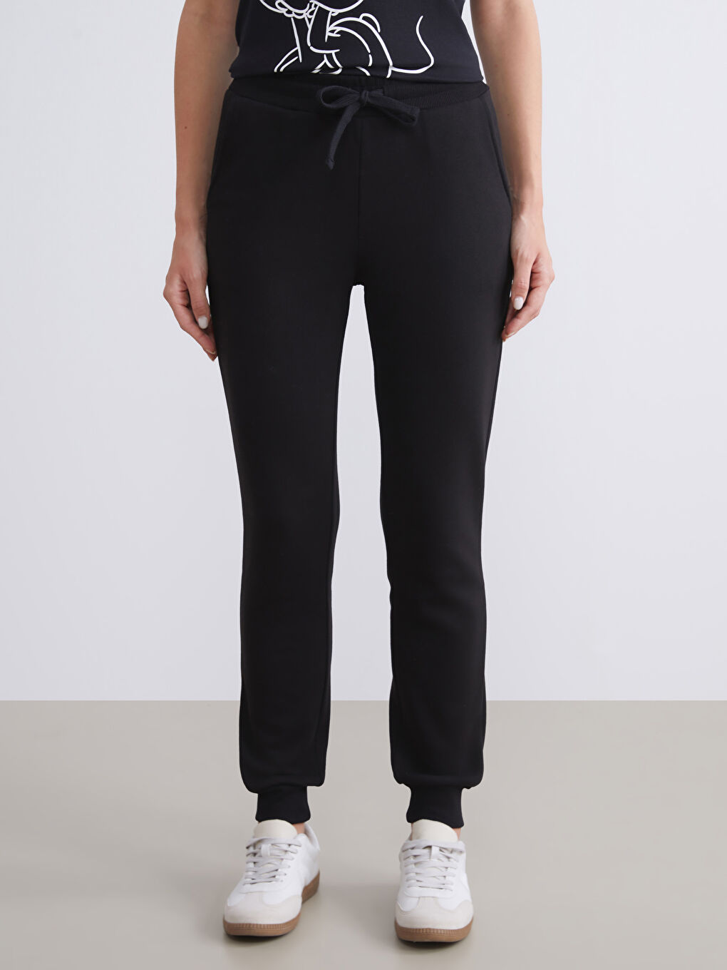 Siyah Beli Lastikli Kadın Kalın Jogger Eşofman Altı-1