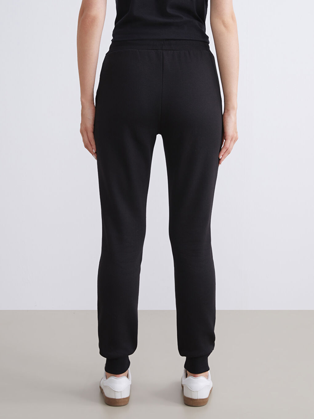 Siyah Beli Lastikli Kadın Kalın Jogger Eşofman Altı-3