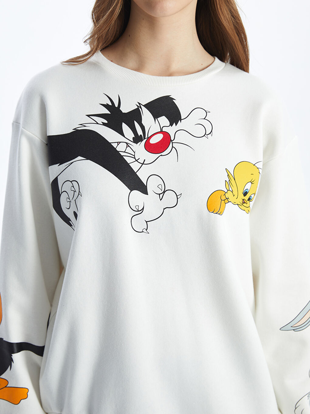 XSIDE Ekru Bisiklet Yaka Bugs Bunny Baskılı Oversize Kadın Kalın Sweatshirt - 2