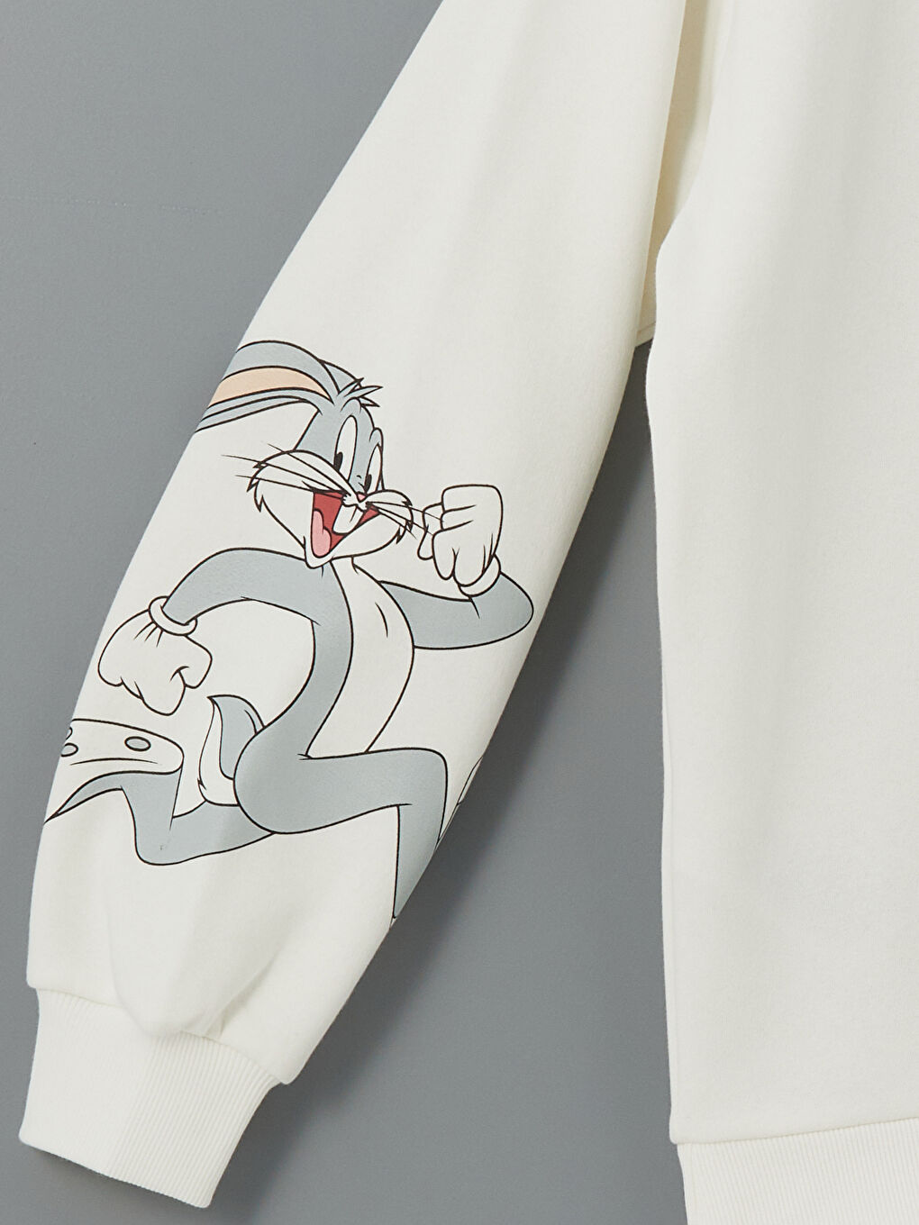 XSIDE Ekru Bisiklet Yaka Bugs Bunny Baskılı Oversize Kadın Kalın Sweatshirt - 6