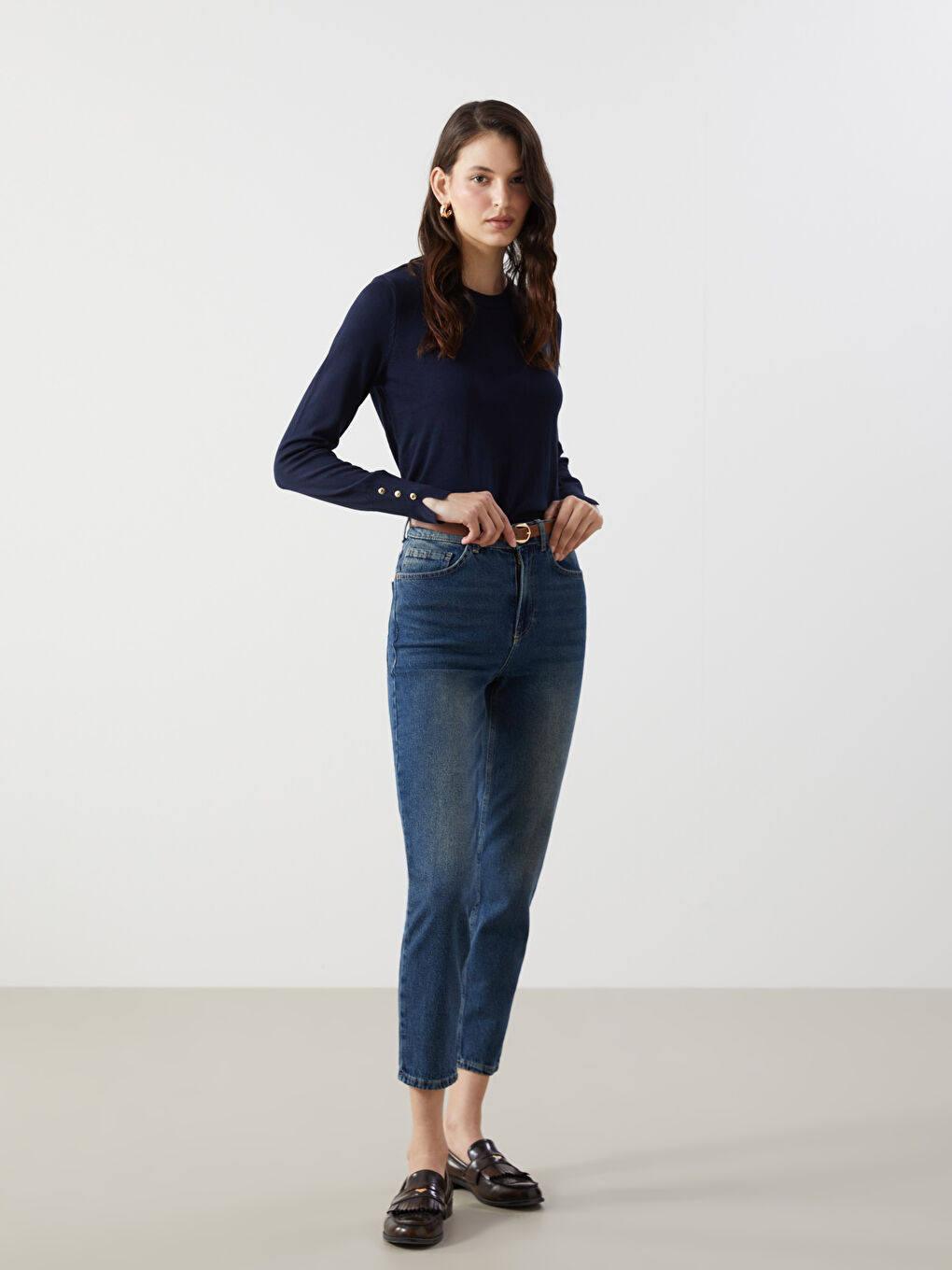 LCW Jeans İndigo Beli Kemerli Mom Fit Kadın Jean Pantolon