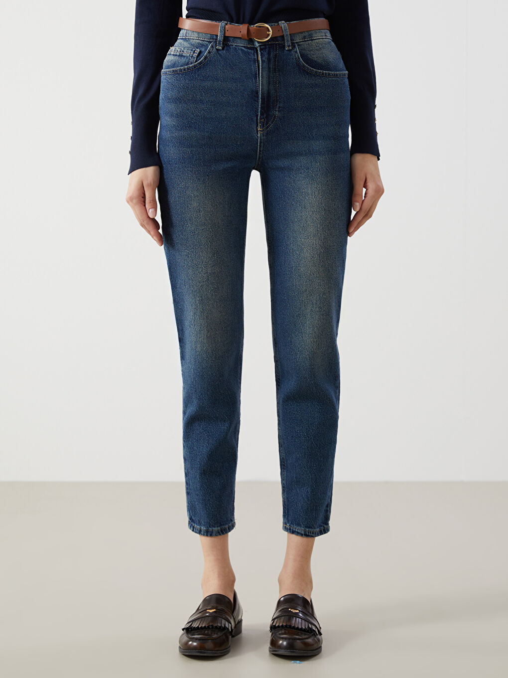 LCW Jeans İndigo Beli Kemerli Mom Fit Kadın Jean Pantolon - 1