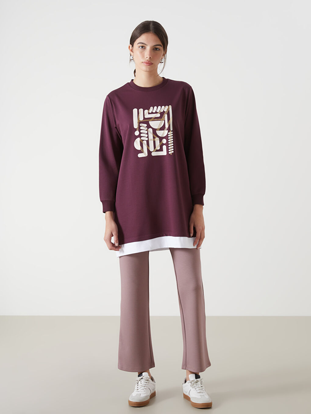 تونيك سويتشيرت مطبوع بياقة دائرية للسيدات-1