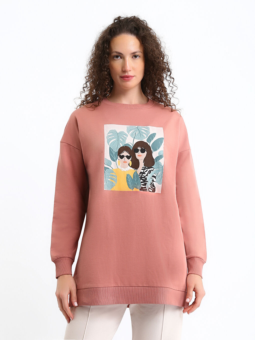 تونيك كنزة رياضية مطبوعة برقبة دائرية للسيدات