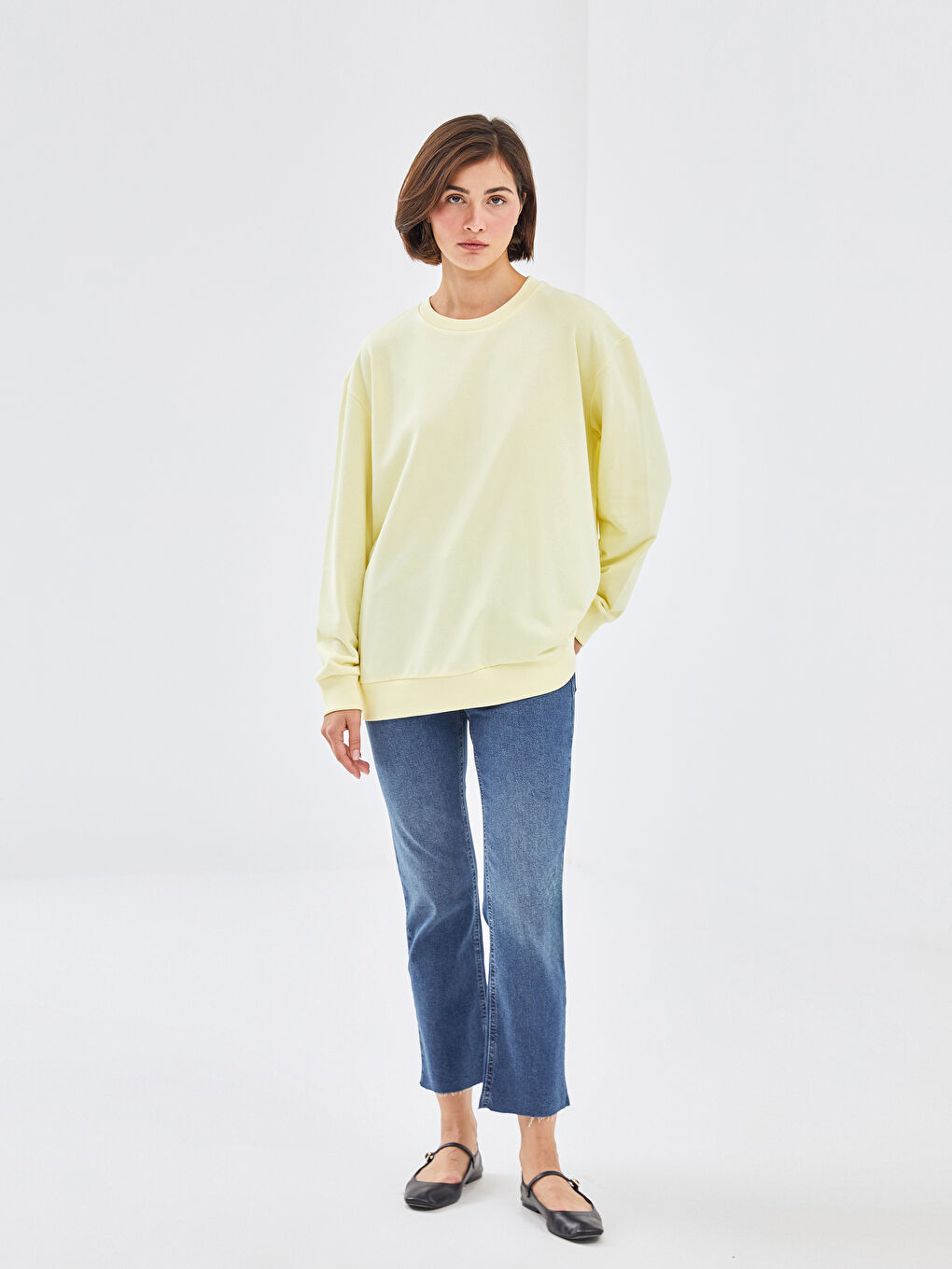 سويت شيرت واسع بياقة دائرية للسيدات-1